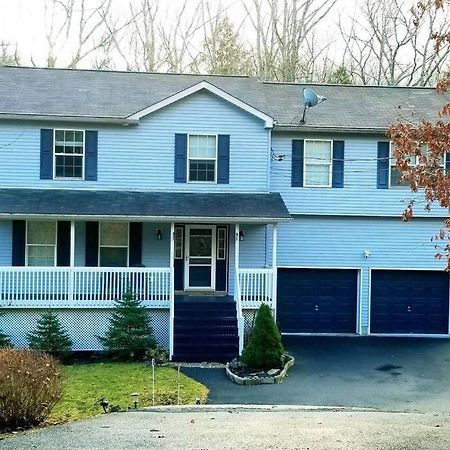 *Amenity-Filled Waterfront Oasis @Saw Creek Estates Near Waterfalls And Hiking* East Stroudsburg Luaran gambar