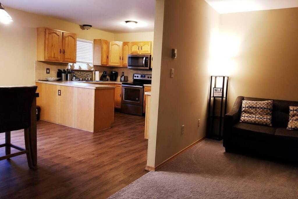 *Amenity-Filled Waterfront Oasis @Saw Creek Estates Near Waterfalls And Hiking* East Stroudsburg Luaran gambar
