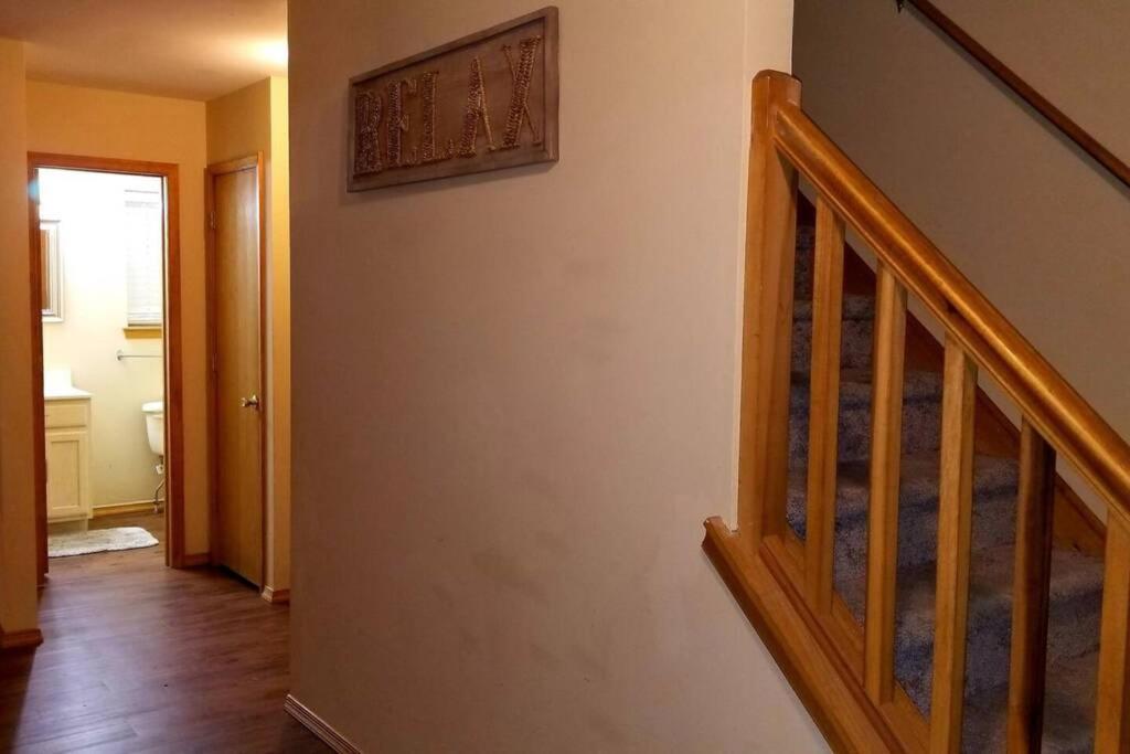 *Amenity-Filled Waterfront Oasis @Saw Creek Estates Near Waterfalls And Hiking* East Stroudsburg Luaran gambar
